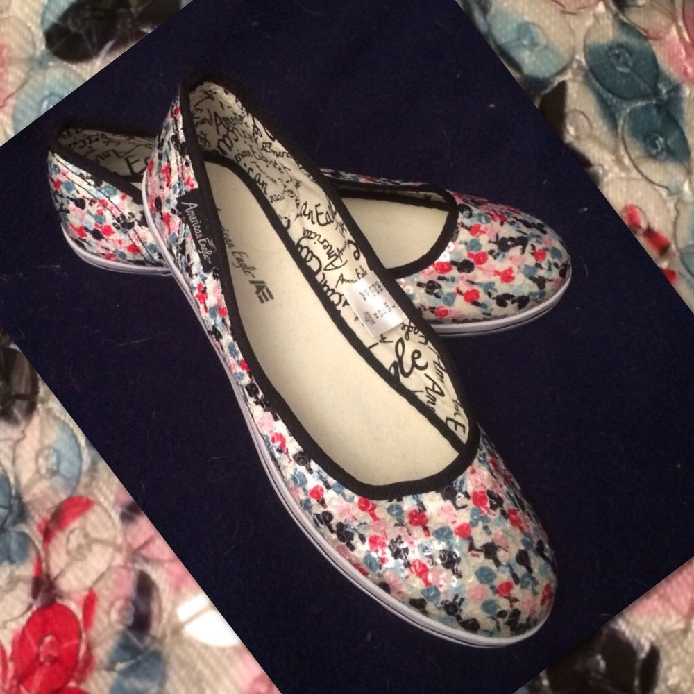 AMERICAN EAGLE OUTFITTERS FLORAL SEQUIN FLATS